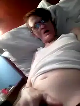 Snapshot of ivylee31 chatting on 01/19/25, 10:06 ivylee31 online show from 01/19/25, 10:06