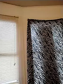 Snapshot of ivylee31 chatting on 02/07/25, 10:19 ivylee31 online show from 02/07/25, 10:19