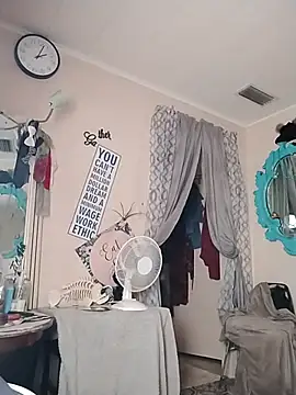 Snapshot of ivylee31 chatting on 11/05/25, 08:01 ivylee31 online show from 11/05/25, 08:01