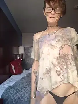 Snapshot of ivylee31 chatting on 01/08/25, 09:12 ivylee31 online show from 01/08/25, 09:12