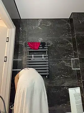 CurlyLara online show from 11/10/25, 07:19