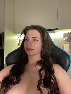 CurlyLara online show from 04/11/26, 07:50