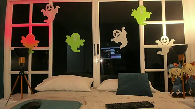 Snapshot of shaidyscott chatting on 10/30/25, 03:16 shaidyscott online show from 10/30/25, 03:16