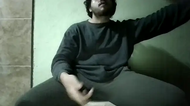 Snapshot of Moch08 chatting on 01/19/25, 05:37 Moch08 online show from 01/19/25, 05:37