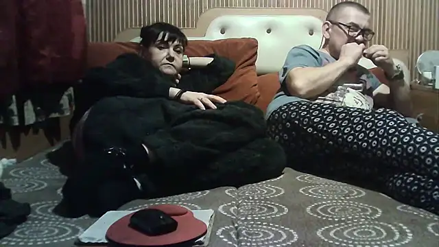 Snapshot of AlanaLaDream chatting on 10/21/25, 04:50 AlanaLaDream online show from 10/21/25, 04:50