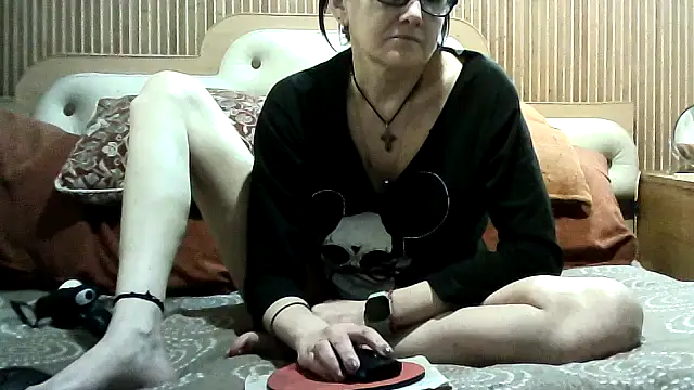 AlanaLaDream online show from 04/03/26, 01:28