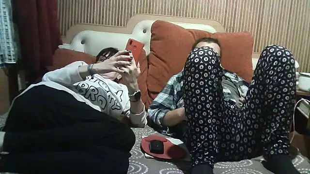 Snapshot of AlanaLaDream chatting on 09/13/25, 03:56 AlanaLaDream online show from 09/13/25, 03:56