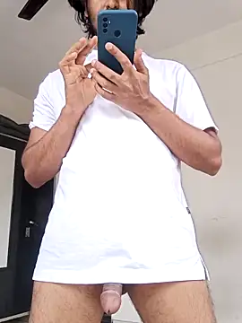 Snapshot of Samser0403 chatting on 02/18/26, 10:33 Samser0403 online show from 02/18/26, 10:33