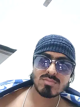 Snapshot of Samser0403 chatting on 12/13/25, 08:04 Samser0403 online show from 12/13/25, 08:04