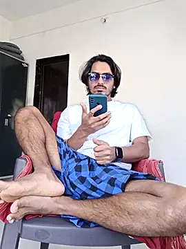 Snapshot of Samser0403 chatting on 11/19/25, 05:51 Samser0403 online show from 11/19/25, 05:51