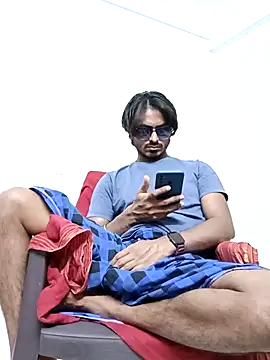 Snapshot of Samser0403 chatting on 10/19/25, 06:43 Samser0403 online show from 10/19/25, 06:43