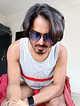 Snapshot of Samser0403 chatting on 10/28/25, 06:12 Samser0403 online show from 10/28/25, 06:12