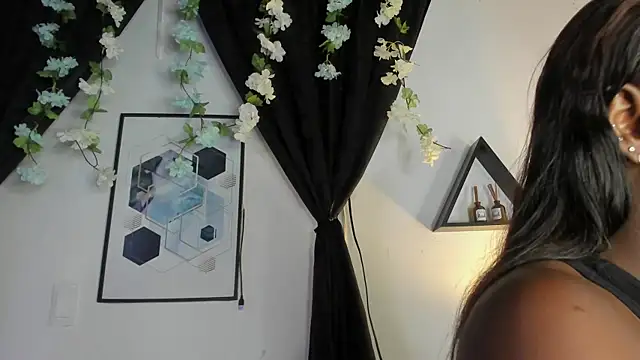 Snapshot of Khenta_Michells chatting on 05/15/26, 10:46 Khenta Michells online show from 05/15/26, 10:46