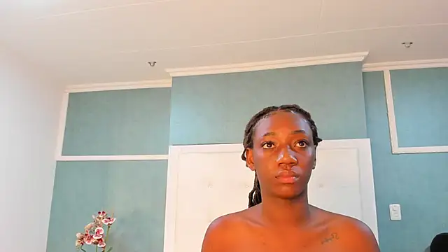 Khenta Michells online show from 09/18/25, 10:51