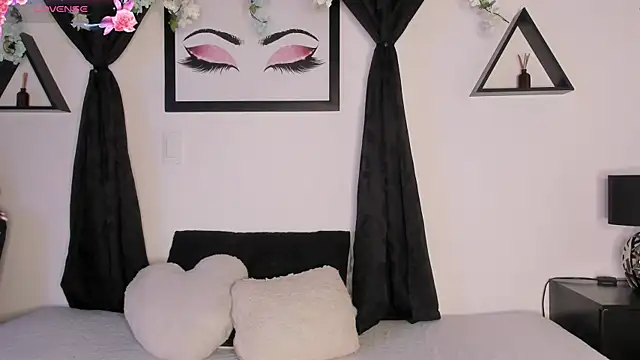 Khenta Michells online show from 02/05/26, 10:44