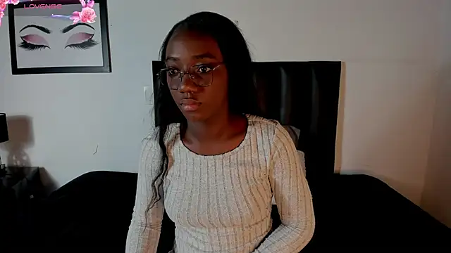 Snapshot of Khenta_Michells chatting on 11/08/25, 10:30 Khenta Michells online show from 11/08/25, 10:30