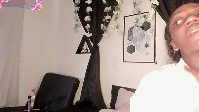 Snapshot of Khenta_Michells chatting on 04/30/26, 10:55 Khenta Michells online show from 04/30/26, 10:55