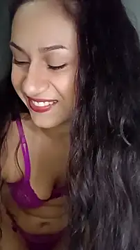 Snapshot of yummi__priv chatting on 01/21/25, 01:18 yummi priv online show from 01/21/25, 01:18