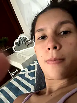 Snapshot of Antonella_and_axel_ chatting on 09/15/25, 09:15 Antonella and axel  online show from 09/15/25, 09:15