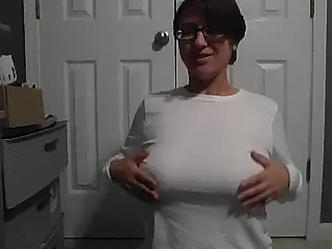 Snapshot of MsPink_Flamingtoes544 chatting on 01/09/25, 08:45 MsPink Flamingtoes544 online show from 01/09/25, 08:45