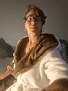 Snapshot of MsPink_Flamingtoes544 chatting on 09/27/25, 01:06 MsPink Flamingtoes544 online show from 09/27/25, 01:06