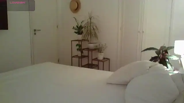 yournextdoorhottie online show from 05/04/26, 11:07