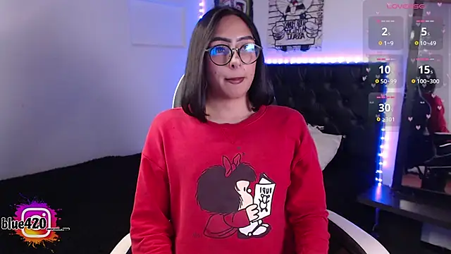 Skyler  blue4 online show from 10/12/25, 10:44