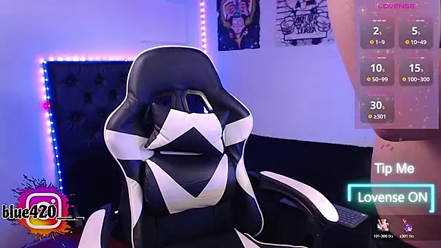 Skyler  blue4 online show from 11/14/25, 09:18