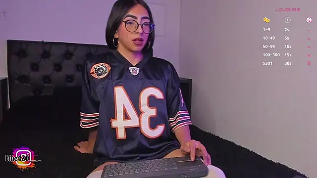 Skyler  blue4 online show from 02/21/25, 09:56