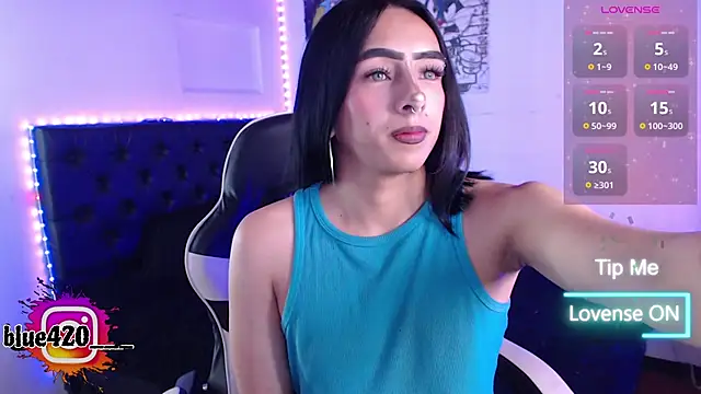 Skyler  blue4 online show from 11/23/25, 08:52