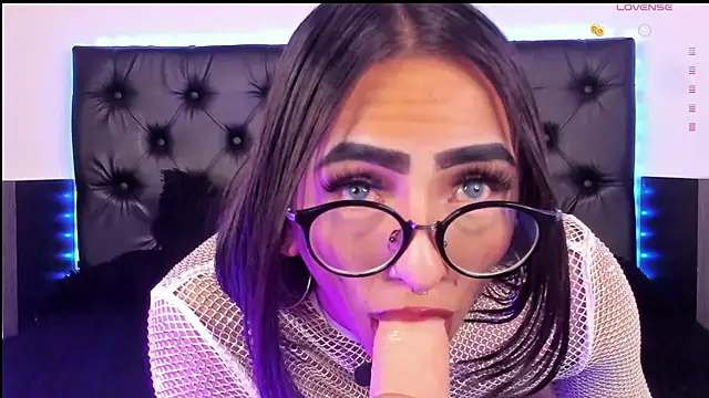 Skyler  blue4 online show from 02/06/25, 10:36