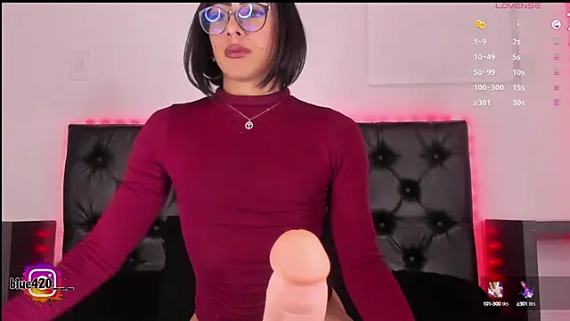 Skyler  blue4 online show from 01/31/25, 11:13