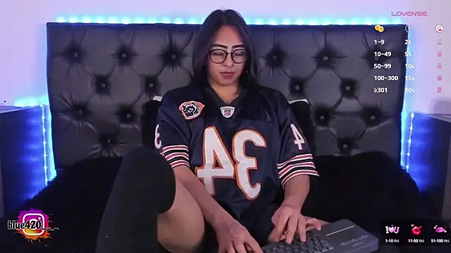 Skyler  blue4 online show from 03/04/25, 10:16