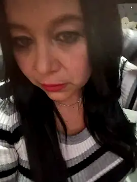 Snapshot of sara_pineros chatting on 10/11/25, 09:16 sara pineros online show from 10/11/25, 09:16