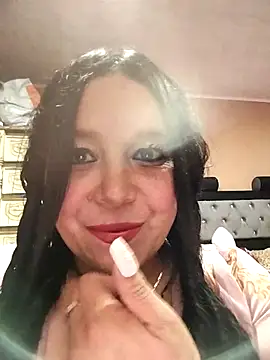 Snapshot of sara_pineros chatting on 10/25/25, 11:49 sara pineros online show from 10/25/25, 11:49