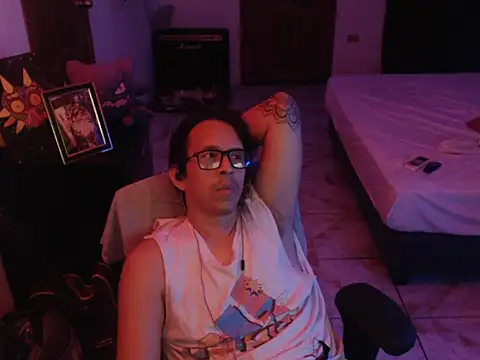 Pit xxz online show from 12/04/25, 04:33