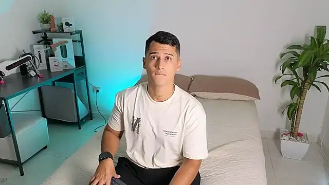 hot69temptation  online show from 02/07/26, 03:42