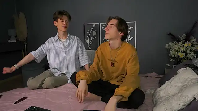 AndrewwCarter2 online show from 01/09/26, 07:43