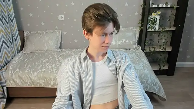 AndrewwCarter2 online show from 12/20/25, 07:39