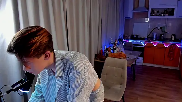 AndrewwCarter2 online show from 02/14/25, 11:09