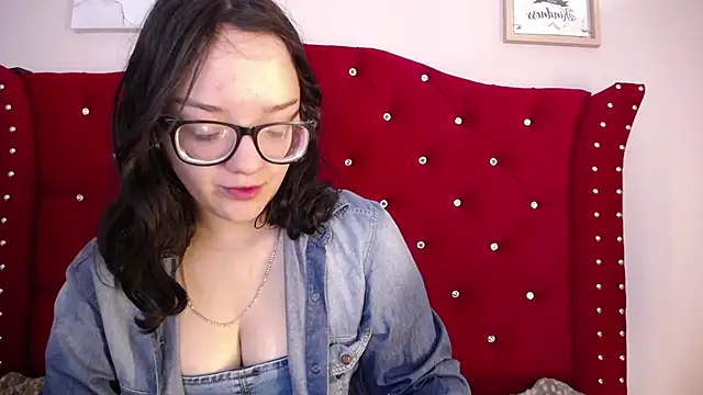 Snapshot of charlotte1-ls chatting on 02/07/25, 01:22 charlotte1-ls online show from 02/07/25, 01:22