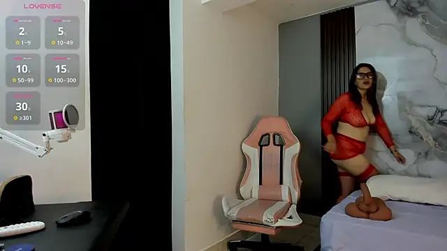 gwen ashly online show from 11/12/25, 10:02