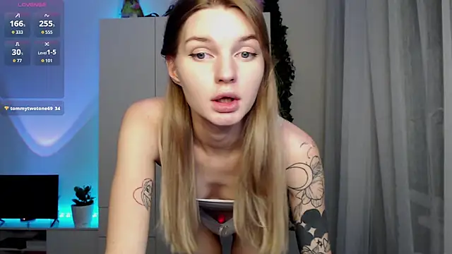 Snapshot of lounahyan chatting on 11/01/25, 04:52 lounahyan online show from 11/01/25, 04:52