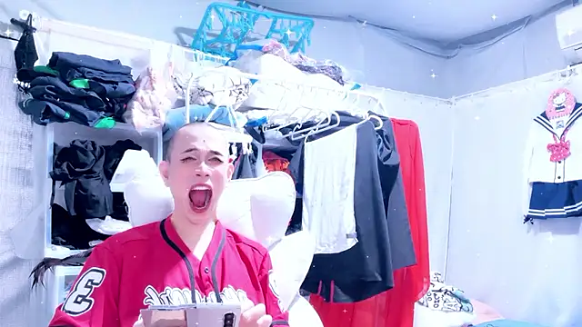 Im IVE LOVE online show from 06/07/26, 04:34
