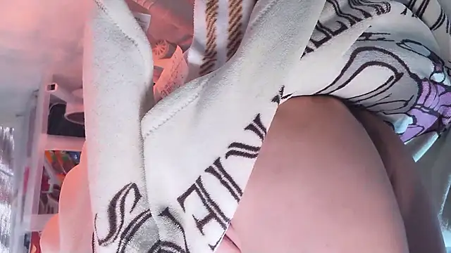 Im IVE LOVE online show from 02/12/26, 06:24