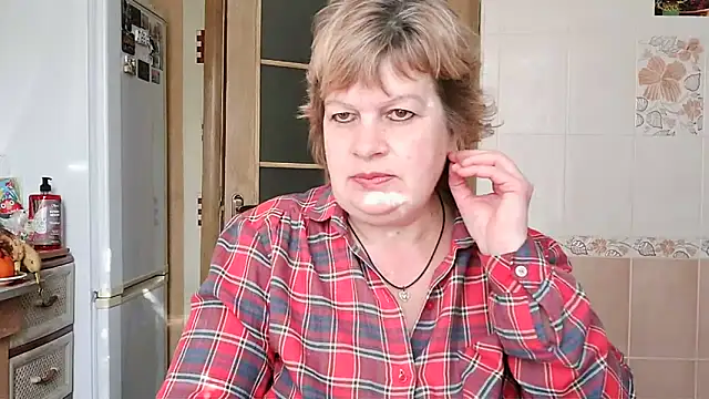 Snapshot of Ettie_Tonia chatting on 02/26/25, 12:49 Ettie Tonia online show from 02/26/25, 12:49