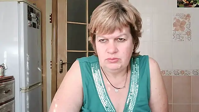 Snapshot of Ettie_Tonia chatting on 02/17/25, 01:00 Ettie Tonia online show from 02/17/25, 01:00