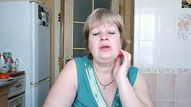 Snapshot of Ettie_Tonia chatting on 02/22/25, 08:40 Ettie Tonia online show from 02/22/25, 08:40
