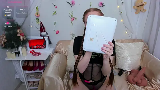 Merida red  online show from 12/21/25, 01:19