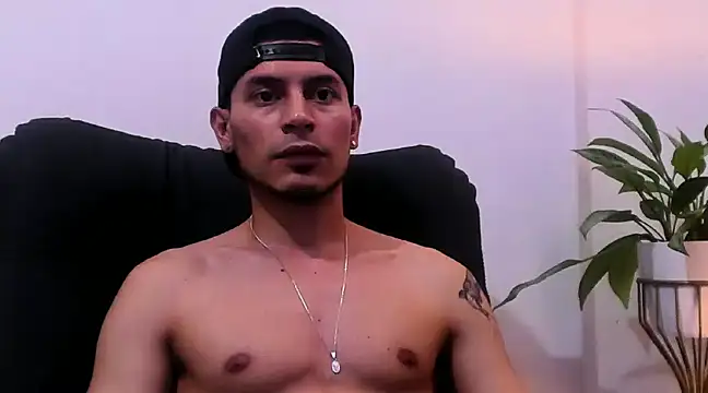 CruzVega online show from 02/05/25, 01:47